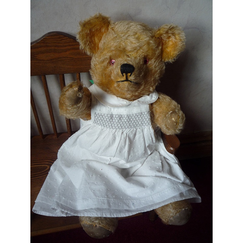 SOLD 40 (1940) Dora