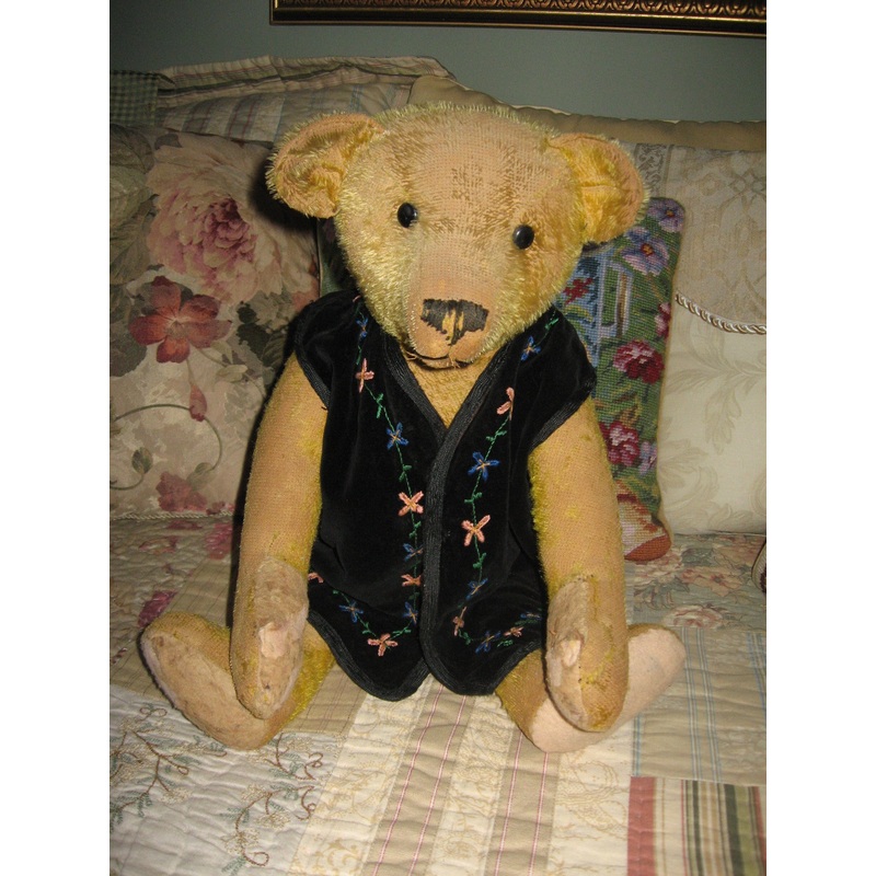 z(1910) Heffy. Showcased by Sue Howard.