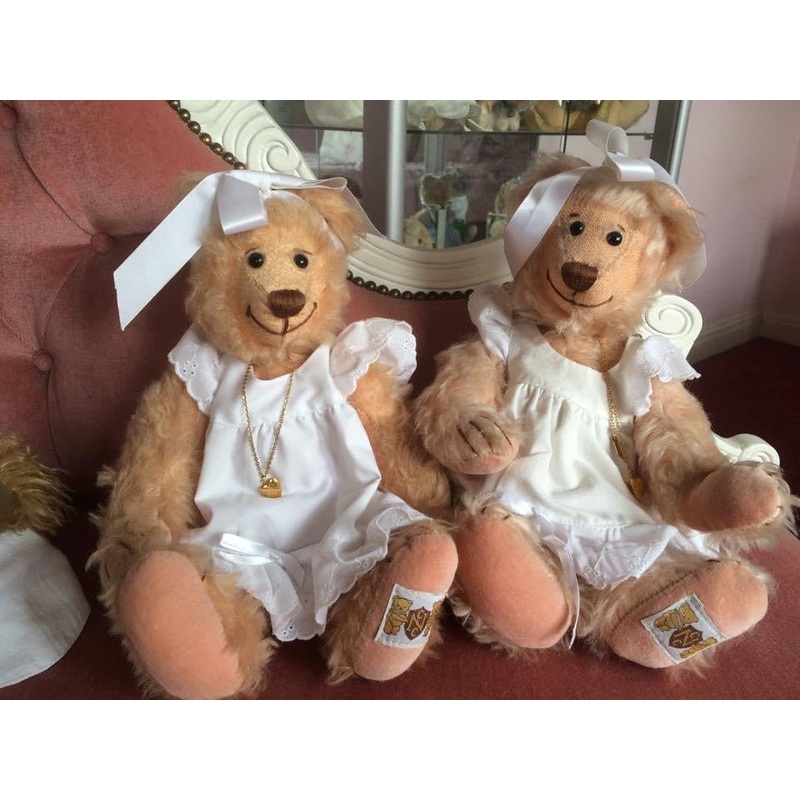 zMaybe Bears. Carol-Lynn Rossell Waugh (1990)