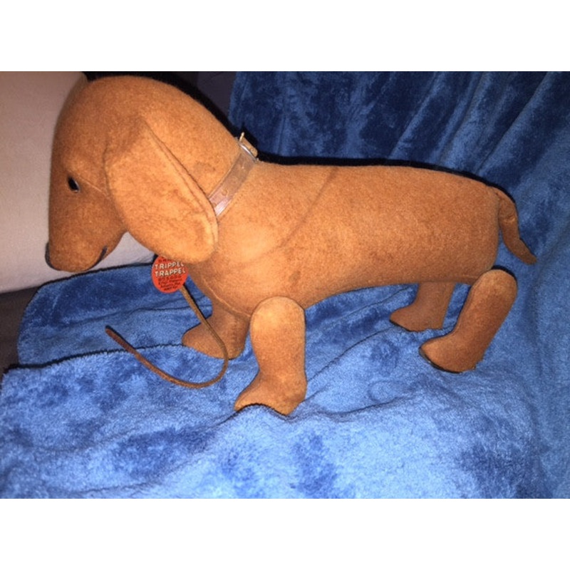 z(1910) Bing Tripple Trapple Daschund Showcased by Valerie Gargus