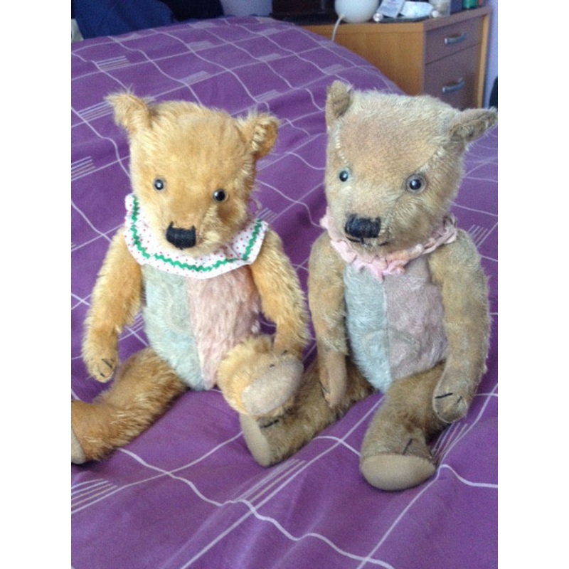 z(1930) Chiltern. Clown bears. Showcased by Evelyn Chambers
