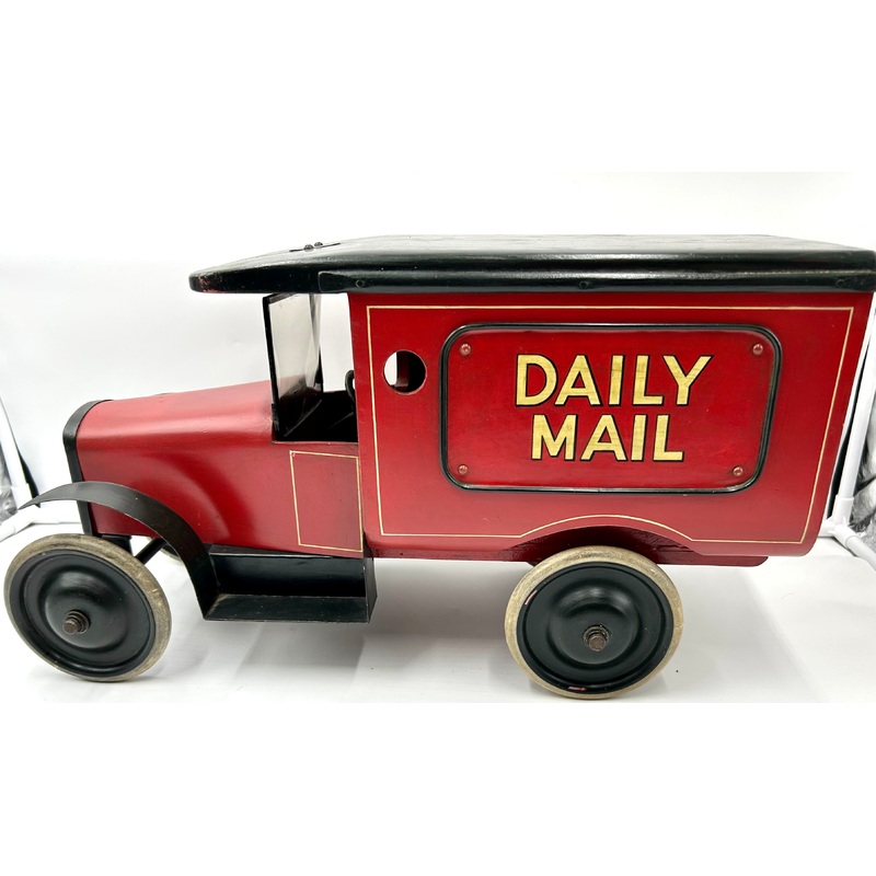 Sold (1930) Tri-ang Daily Mail Van
