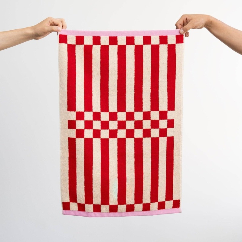 Clubhouse Stripe Handtuch: Rot / Badetuch