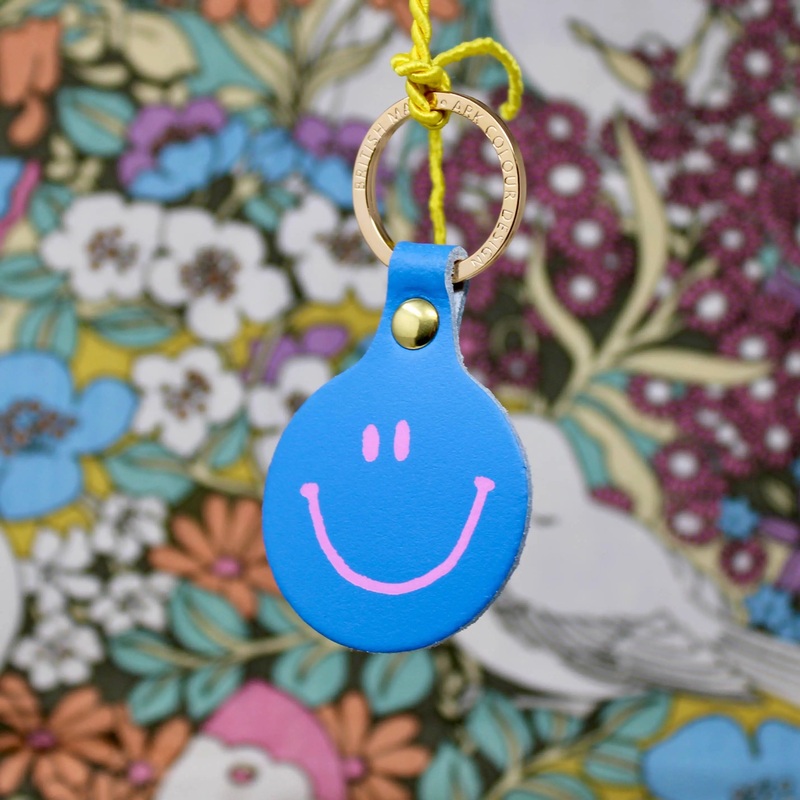Feeling Lush Smilie Face Key Fob – Cornflower