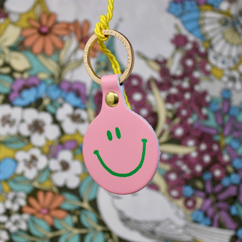 Feeling Lush Smilie Face Key Fob – Pink