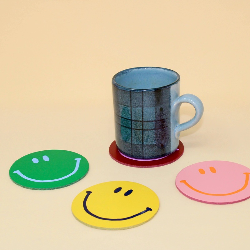 Happy Face Smilie Lederuntersetzer – 4er-Set