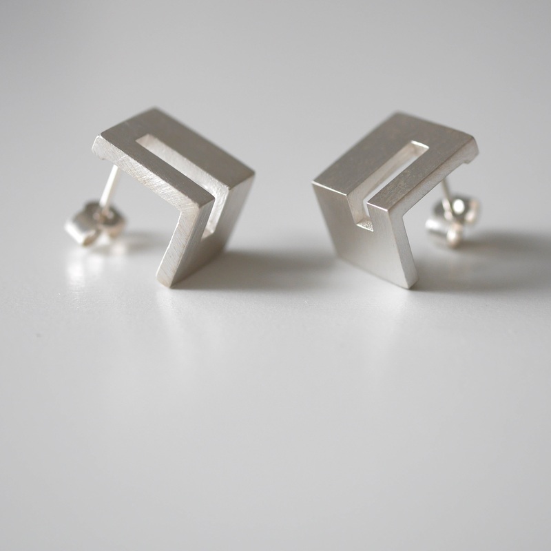 CORNER CUT OUT CUBE STUDS