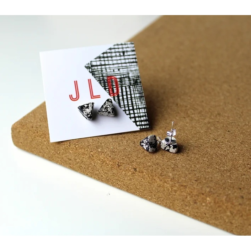 TRIANGLES STUD EARRINGS