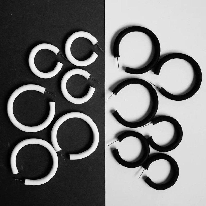 CLASSIC HOOP|Small|Medium|Black|White