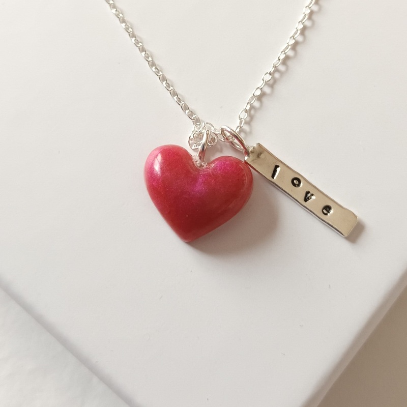 DARK PINK PUFF HEART & ‘LOVE’ TAG