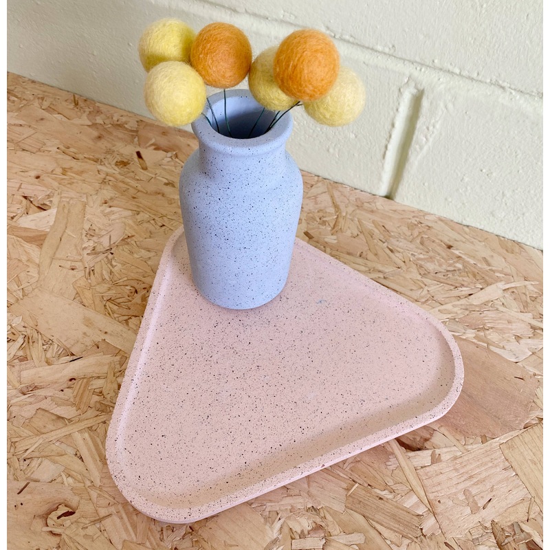 GRANITE EFFECT VASE & TRIANGLE TRAY SET