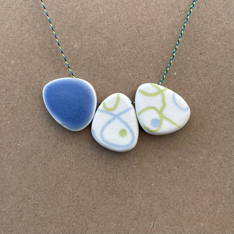 TRIPLE BEAD PEBBLE NECKLACES|White/Blue/Green1|White/Blue/Green2