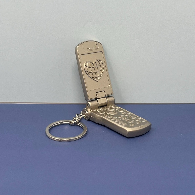 Y2K Flip Phone Keychain  90s Style Retro Cell Phone Bag Charm for Nostalgic Accessories