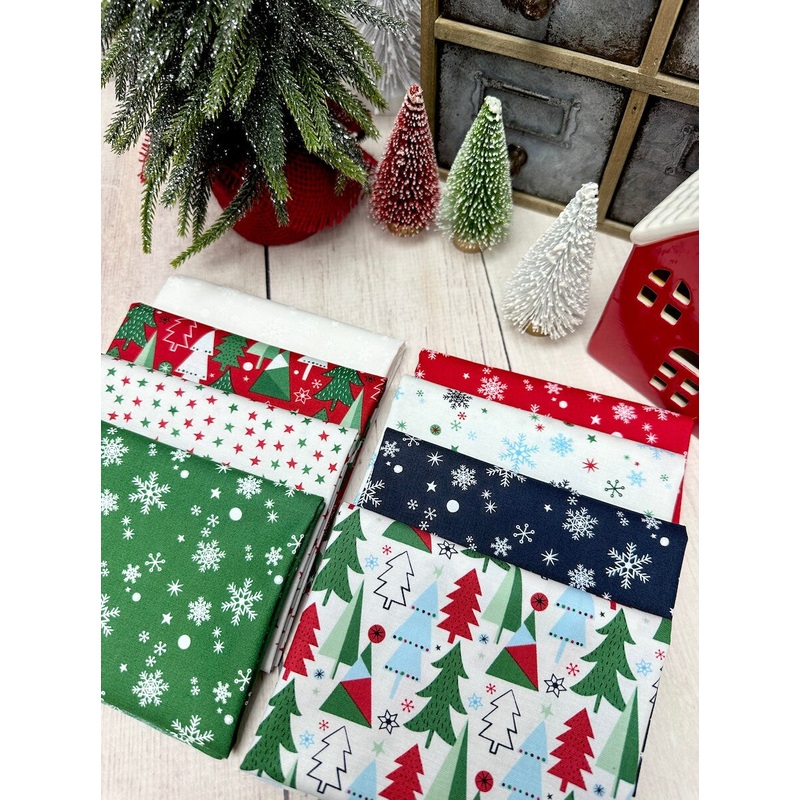 Christmas Trees & Snowflakes Bundle – 8 Fat Quarters Curated by Primrose Cottage FQB-079