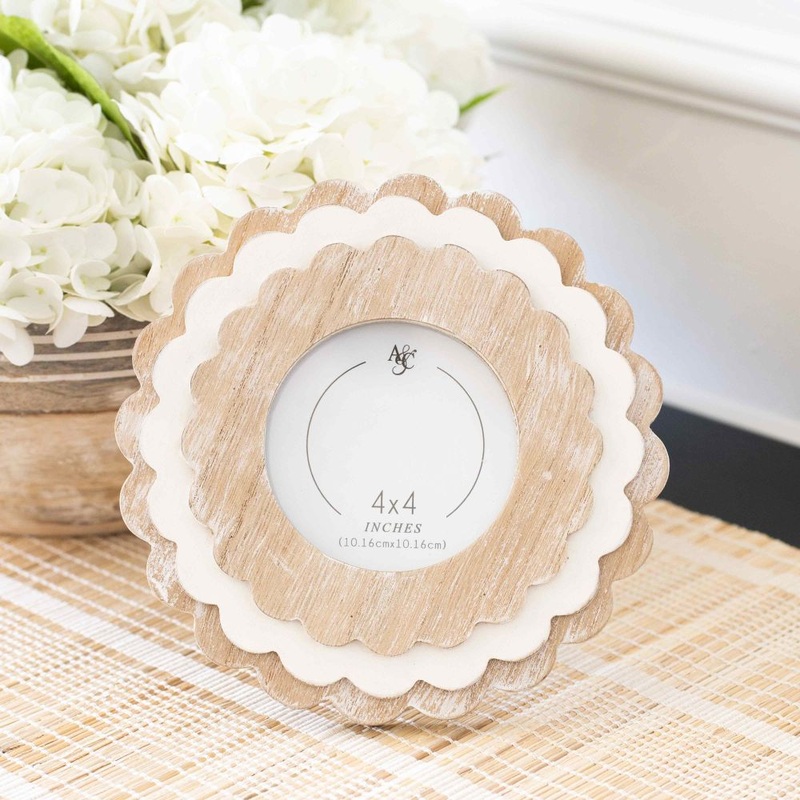 Round Scallop Frame White/Natural | Scalloped Collection | 8x8x1 photo frame (4×4) | 12068