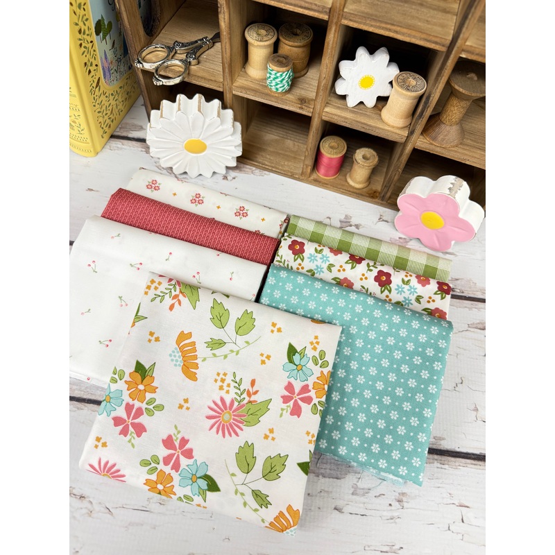 Summer Dreaming Curated by Primrose Cottage – 7 Piece Fat Quarter Bundle